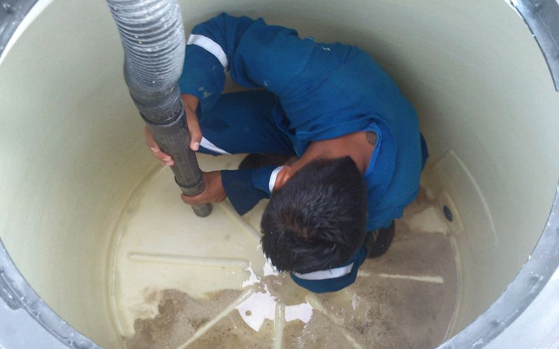 water tank cleaning 1